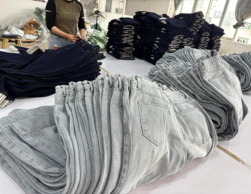 Product-Packaging denim jeans