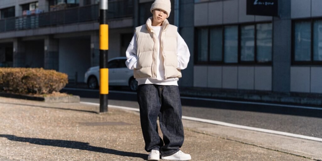 what to wear baggy jeans with warmly